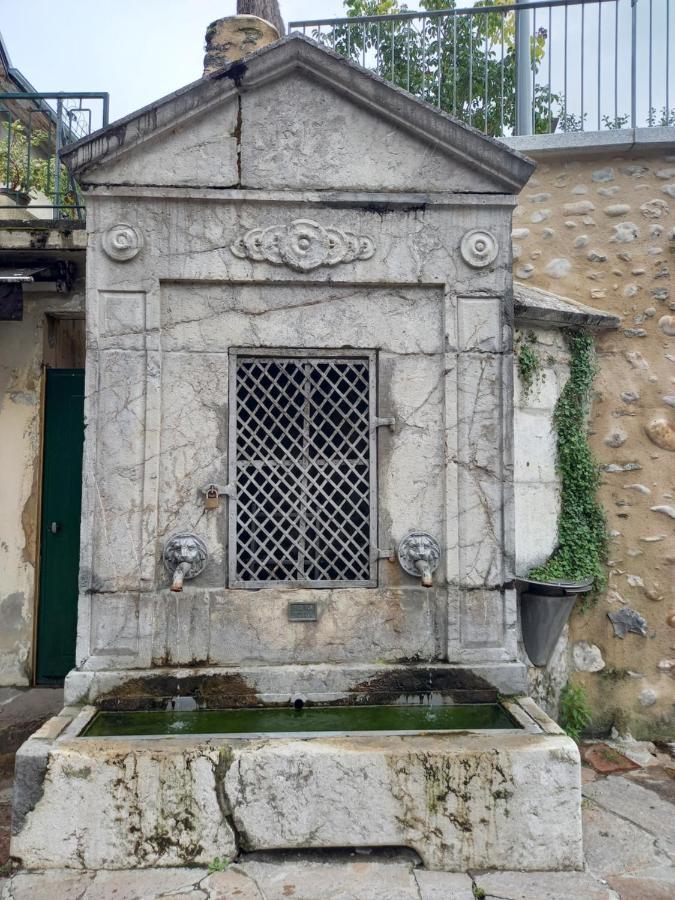 1 Passage Du Chateau Rumilly  Exterior photo